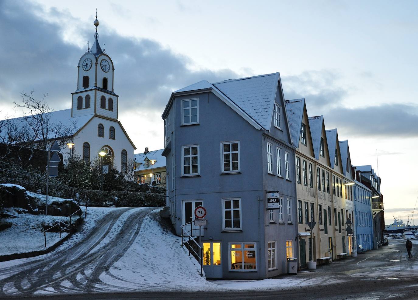 TORSHAVN (ISLAS FEROE) | Torshavn, que se llama así por Thor, el dios del trueno y la fuerza en mitología nórdica, es una de las capital más pequeñas del mundo. Se encuentra entre Noruega e Islandia.