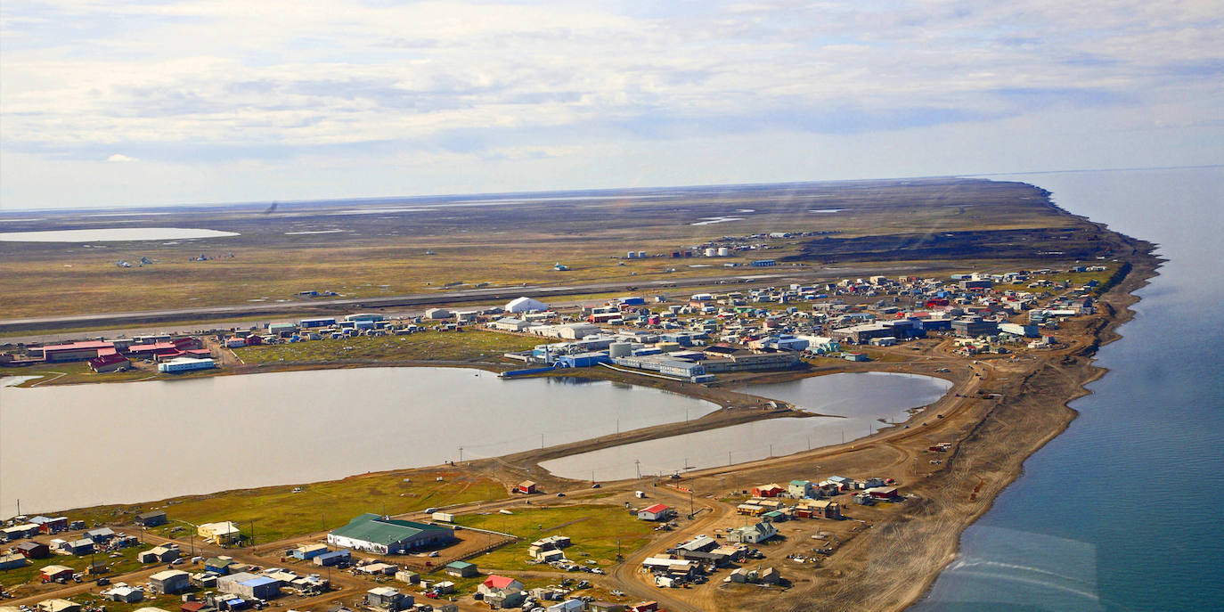 BARROW (ALASKA) | Ninguna carretera te llevará a Barrow, sólo podrás acceder a él en avión. Se encuentra en la punta de Alaska y durante el invierno pueden estar 65 días seguidos sin ver la luz del sol.