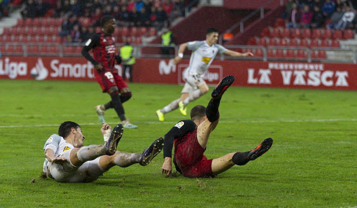 Fotos: Las imágenes del partido entre el Mirandés 0 - 0 Sporting