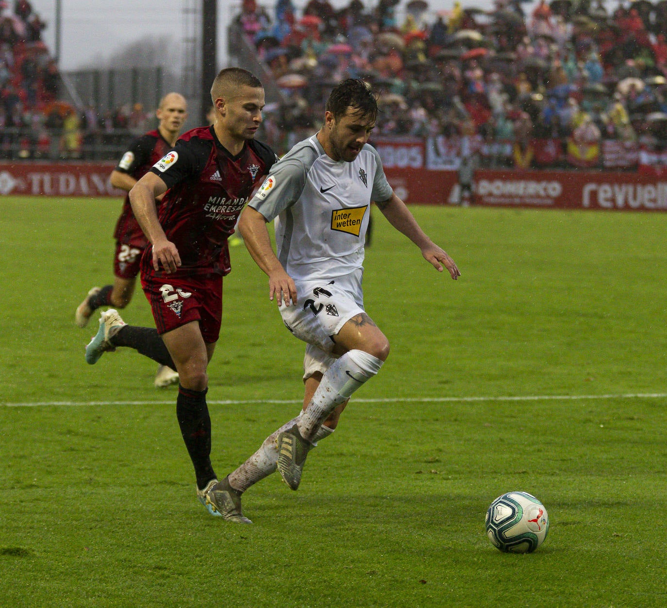 Fotos: Las imágenes del partido entre el Mirandés 0 - 0 Sporting