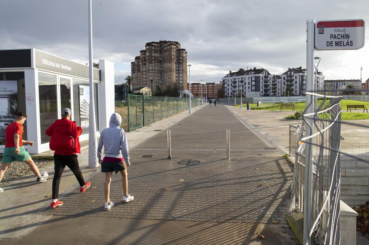 Terrenos urbanizados entre la EMA y el Santa Olaya. 