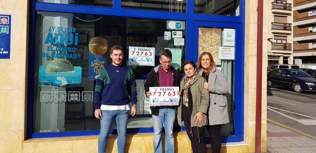 Sergio Palacio, Fernando Carbajosa y sus empleadas Ana Fernández y Montse Cuadrado. 