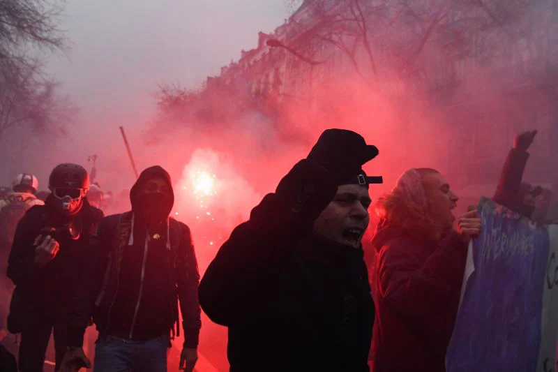 Fotos: Las calles francesas retumban contra Macron