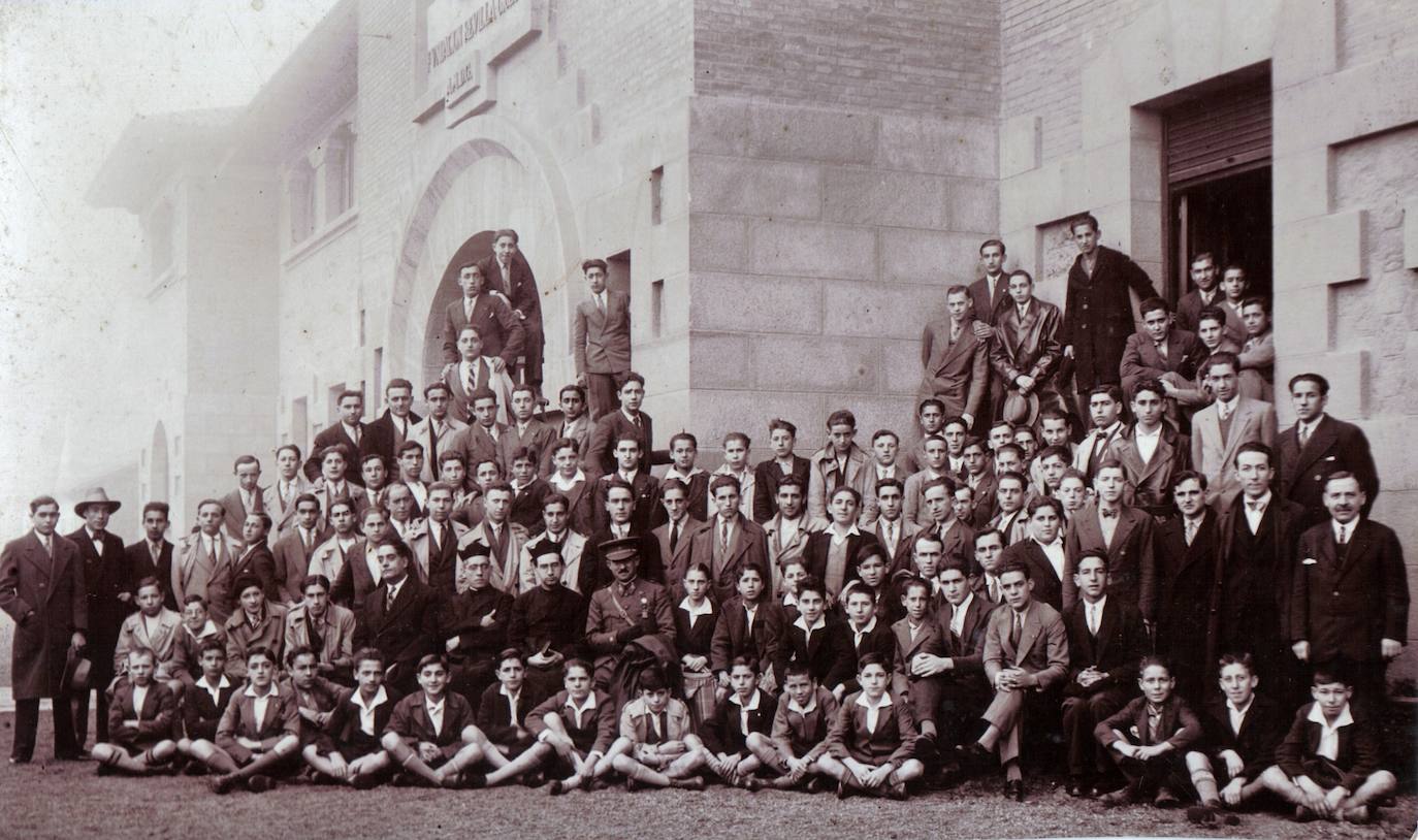 La Escuela Revillagigedo comenzó a funcionar en 1929 y en ese primer curso recibió más de 800 solicitudes 