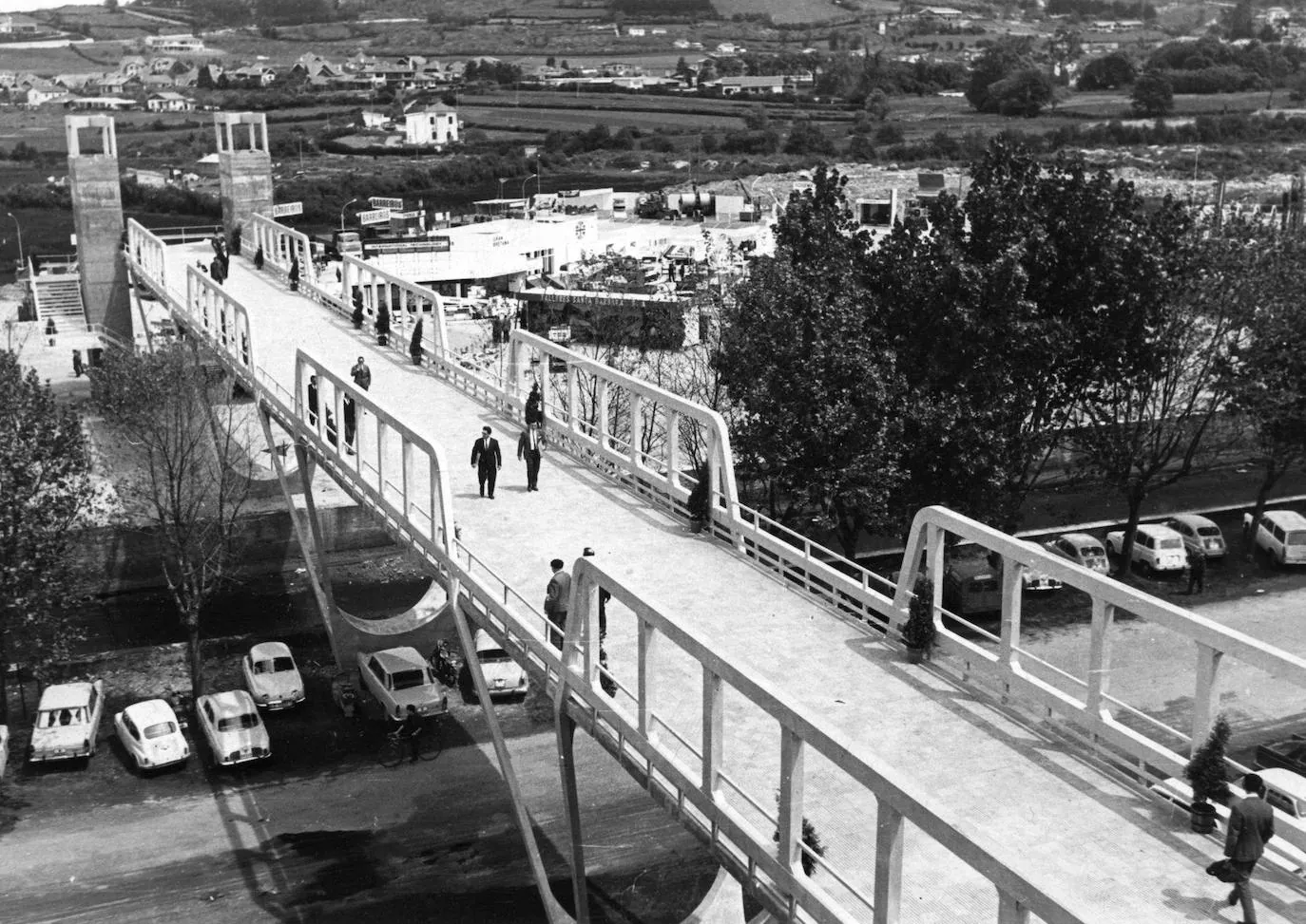 El parque de Isabel la Católica de Gijón va a ser reformado en 2020 y ganará 12.000 metros cuadrados. Pero este emblemático lugar no siempre ha sido tal y como lo conocemos. Así era hace años: 