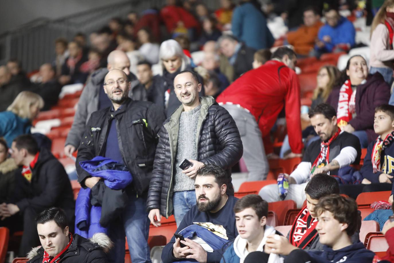 Fotos: ¿Estuviste en el Sporting - Ponferradina? ¡Búscate!