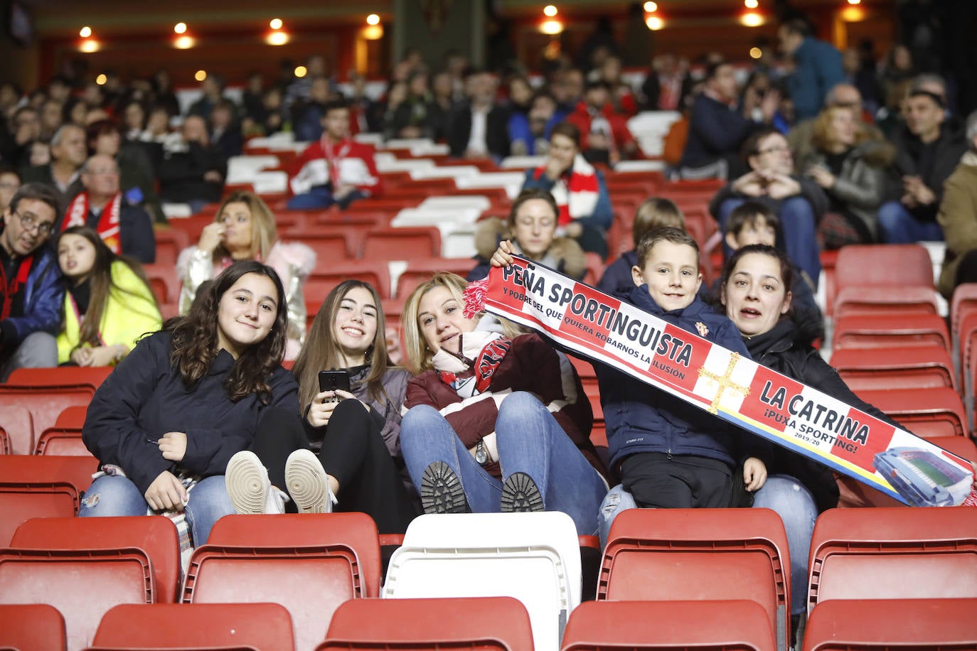 Fotos: ¿Estuviste en el Sporting - Ponferradina? ¡Búscate!