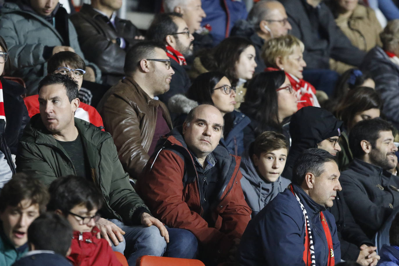 Fotos: ¿Estuviste en el Sporting - Ponferradina? ¡Búscate!