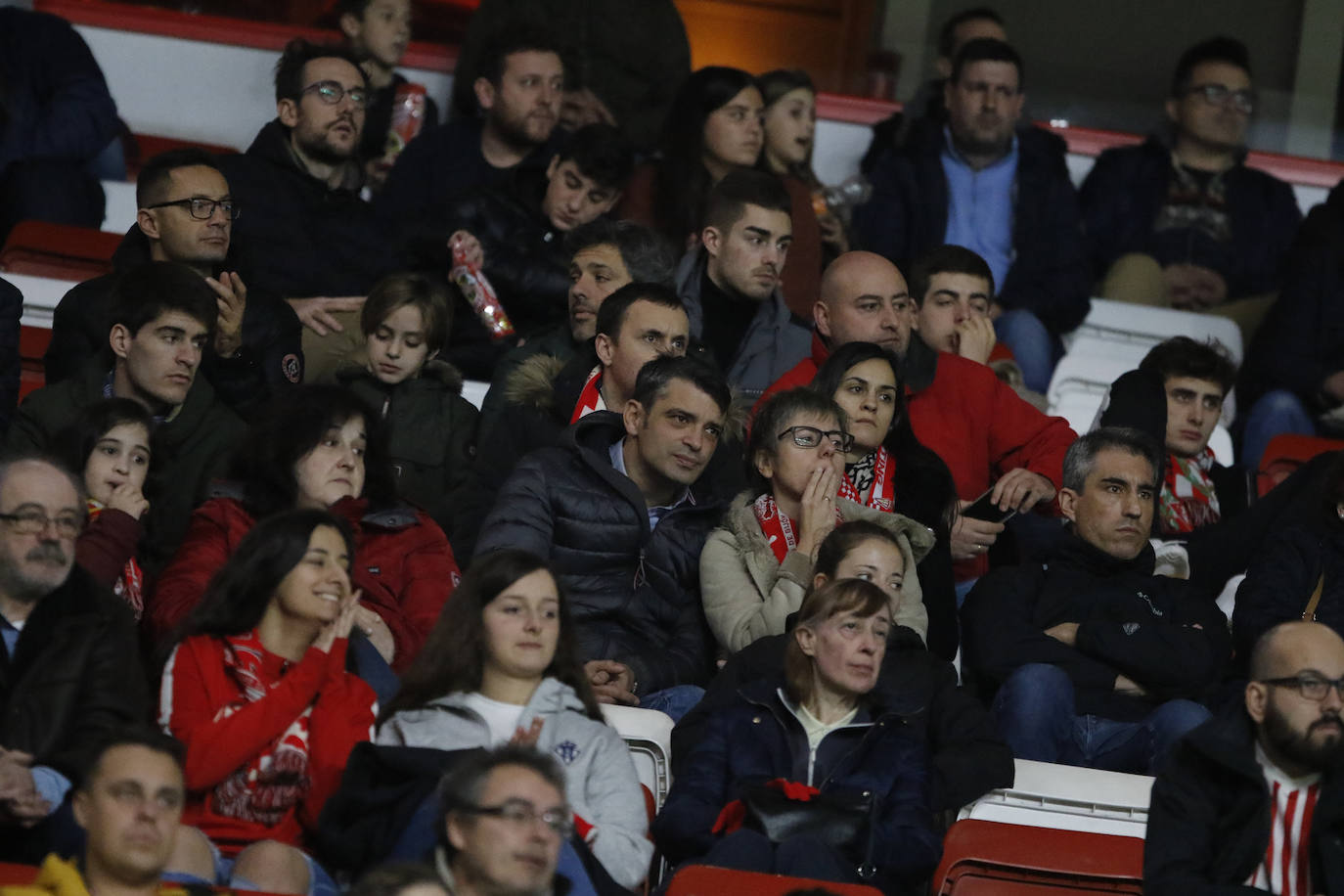 Fotos: ¿Estuviste en el Sporting - Ponferradina? ¡Búscate!