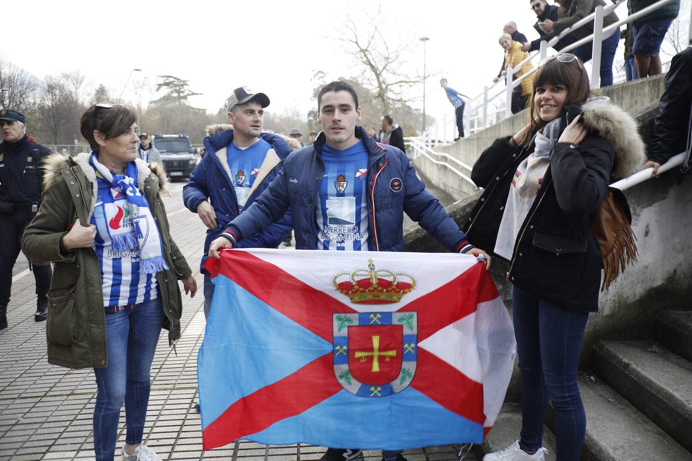 Fotos: ¿Estuviste en el Sporting - Ponferradina? ¡Búscate!