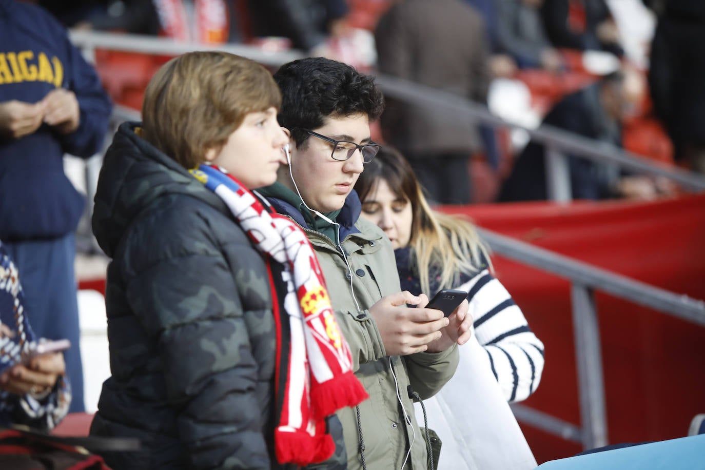 Fotos: ¿Estuviste en el Sporting - Ponferradina? ¡Búscate!