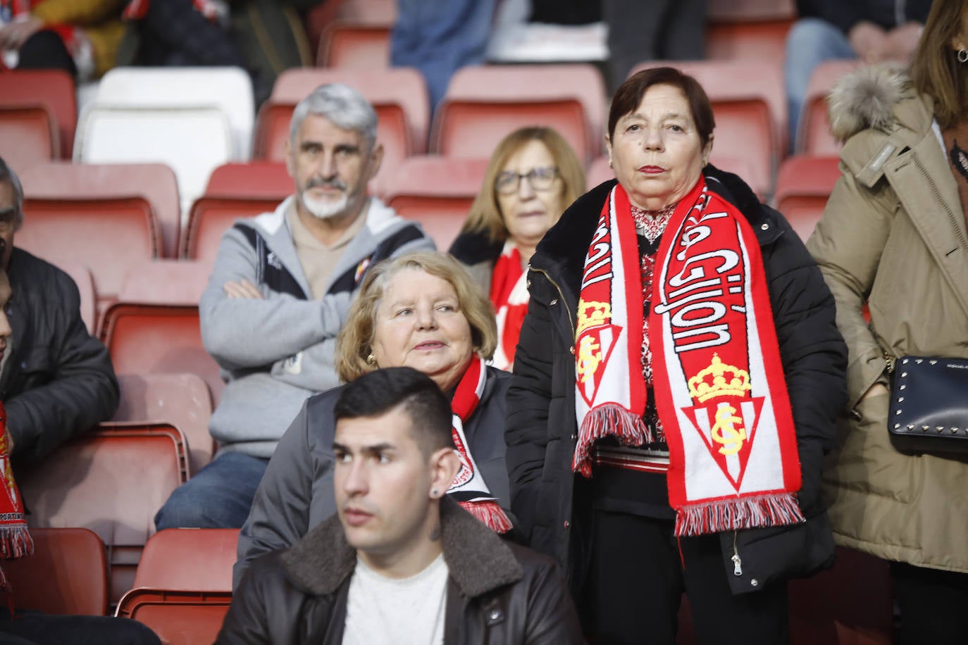 Fotos: ¿Estuviste en el Sporting - Ponferradina? ¡Búscate!