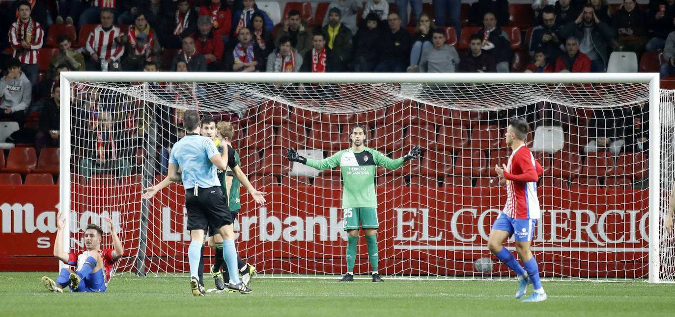 Fotos: Triunfo del Sporting ante la Ponferradina