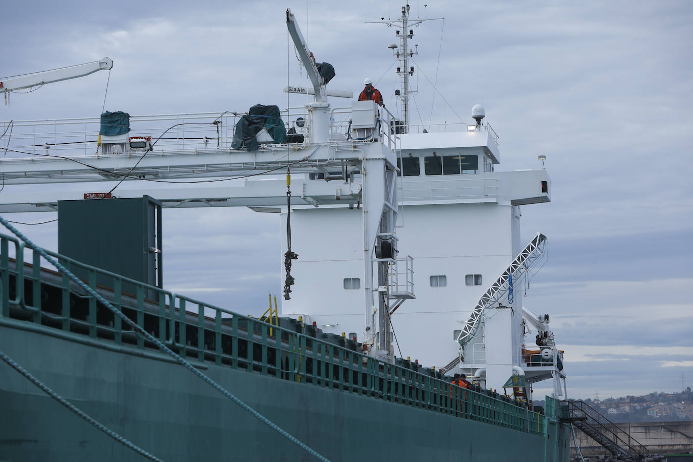 Fotos: Trabajos de reparación del &#039;Arklow Day&#039; en El Musel