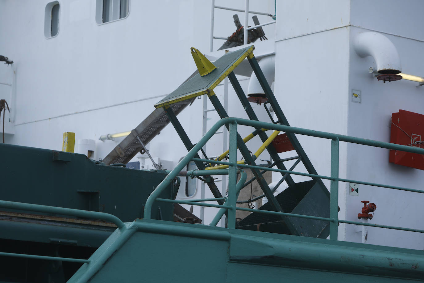 Fotos: Trabajos de reparación del &#039;Arklow Day&#039; en El Musel