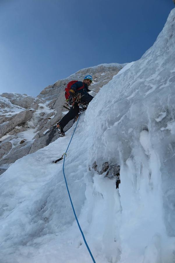 Fotos: Desafío de nieve y hielo en la montaña asturiana