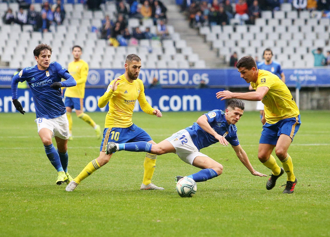 Real Oviedo 0-2 Cádiz, en imágenes