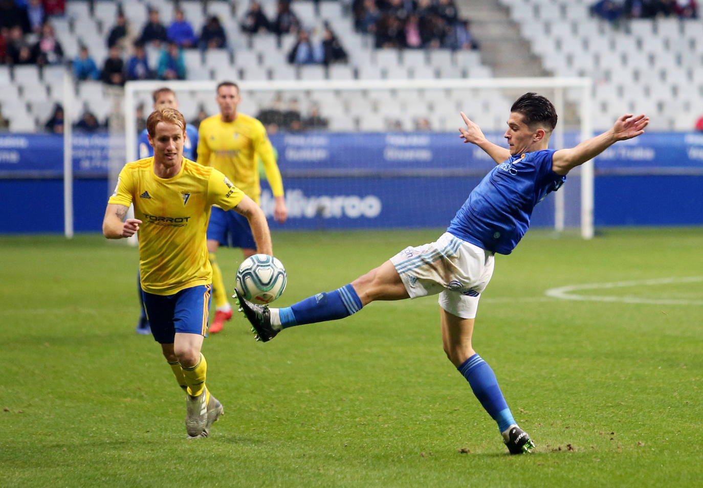 Real Oviedo 0-2 Cádiz, en imágenes