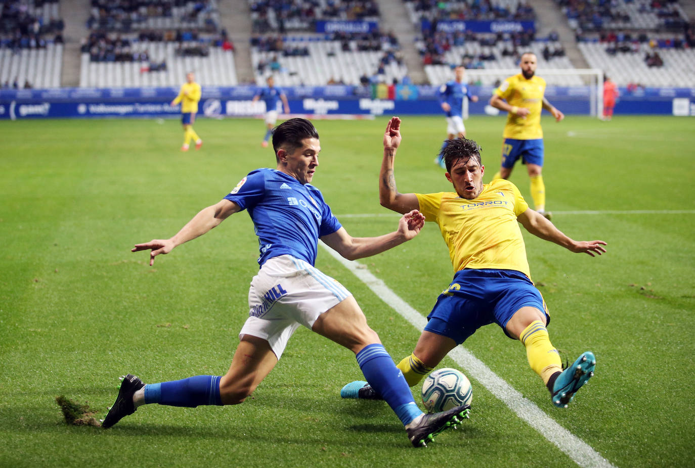 Real Oviedo 0-2 Cádiz, en imágenes