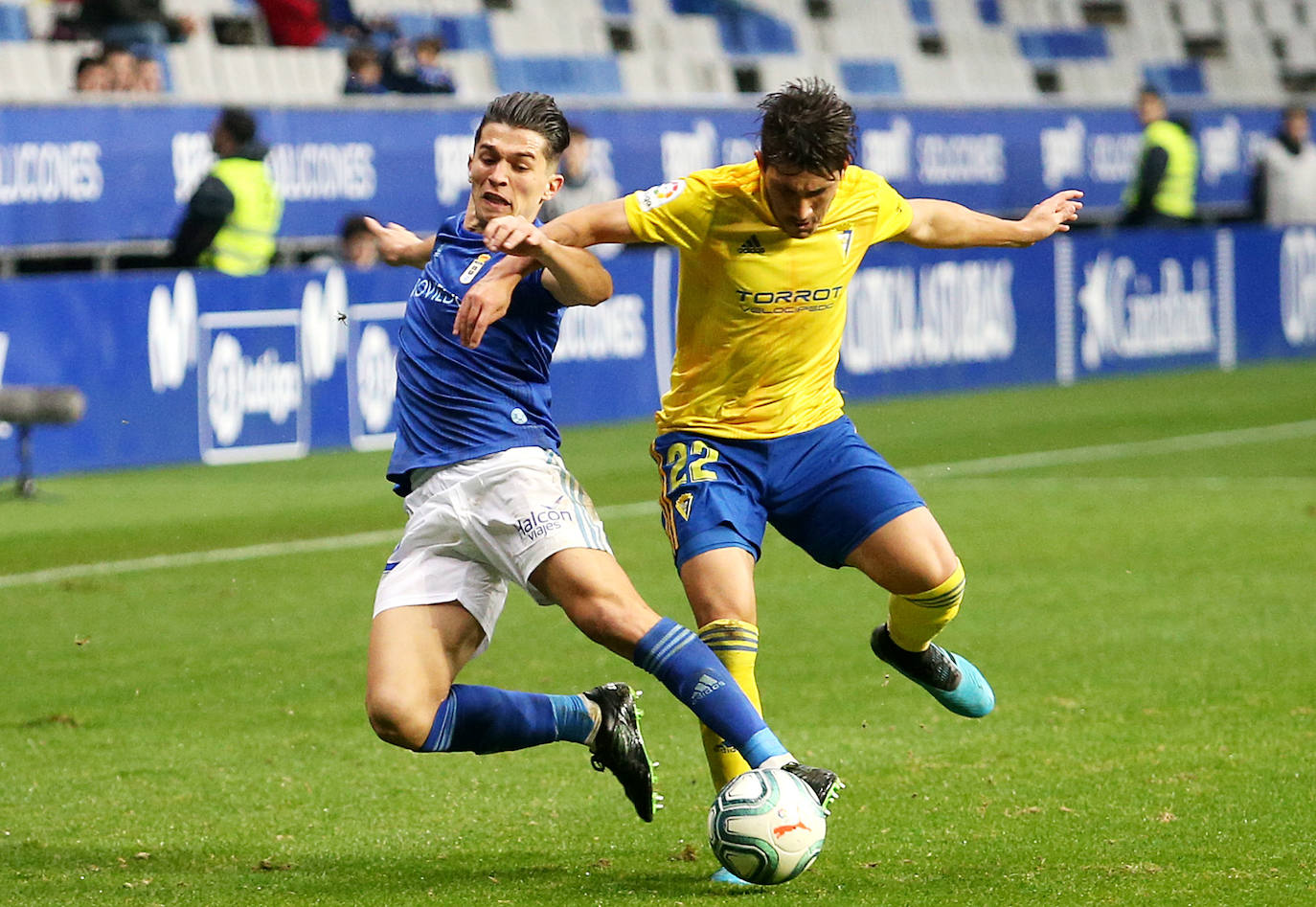 Real Oviedo 0-2 Cádiz, en imágenes