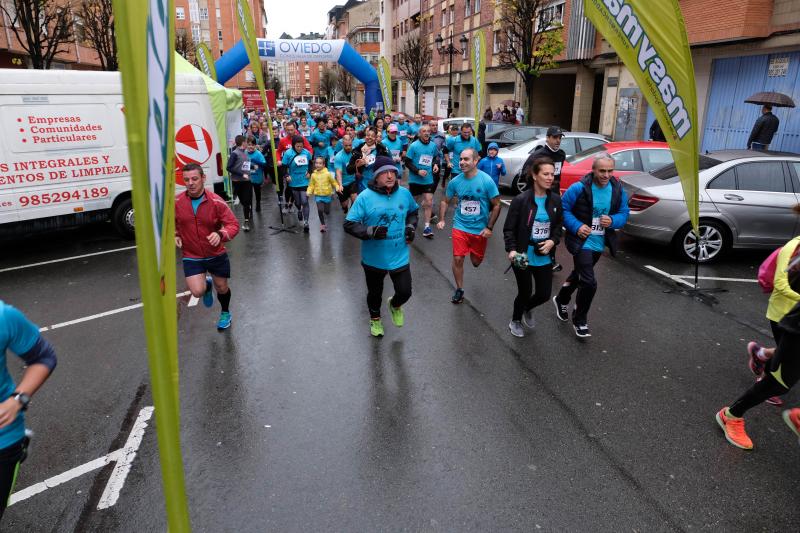Decenas de corredores han participado en la tercera edición de la cita solidaria Teatinos Race for Life, organizada para reunir fondos destinados a la lucha contra el Linfoma, el Mieloma Múltiple y la Leucemia.