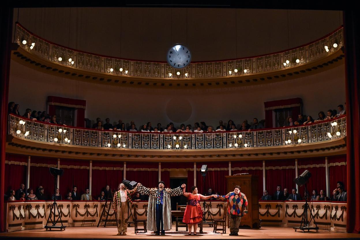 Juan Noval-Moro, John Lundgren, Maria Katzarava y Diego Torre, en su representación de la 'Comedia del Arte'. 