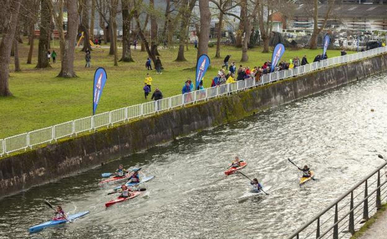 El Grupo se manifestará en piragua el lunes en el anillo del Piles