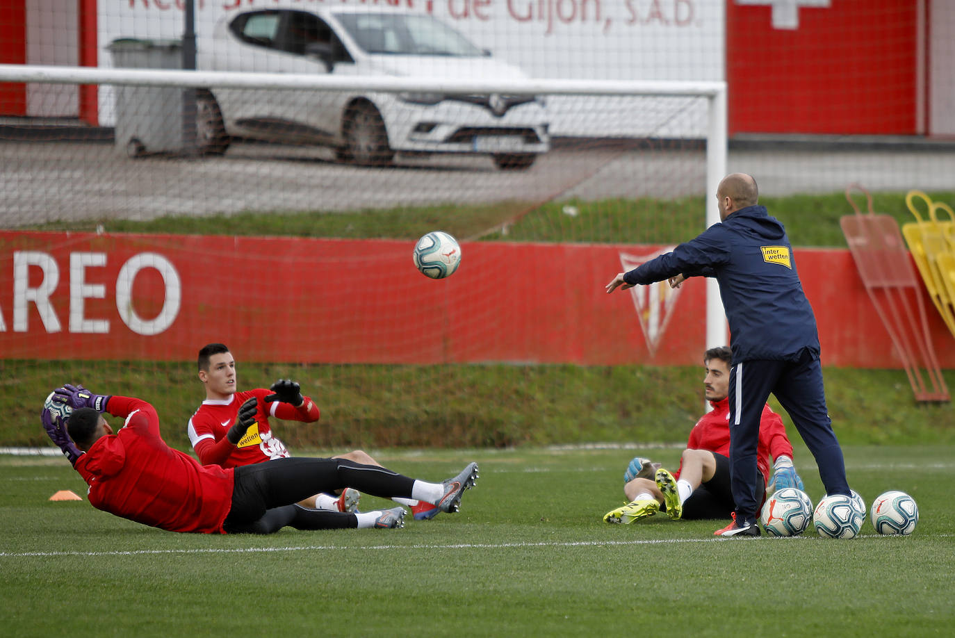 Los de José Alberto han entrenado este miércoles tras la derrota del martes contra el Zamora, que supuso la eliminación de la Copa del Rey. 