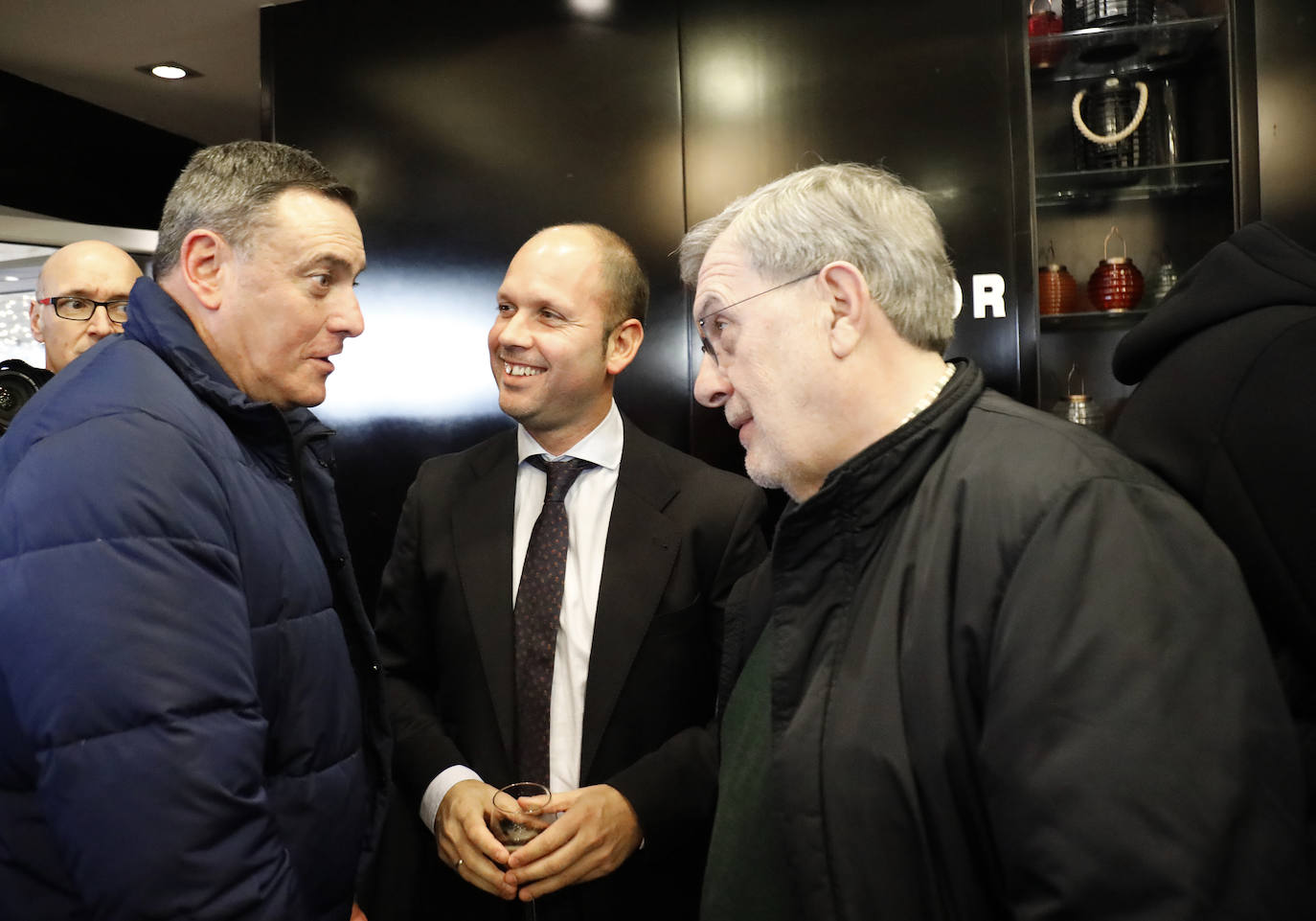 Los jugadores y las jugadoras del Sporting han compartido con la directiva la tradicional comida de Navidad en un hotel de Gijón.