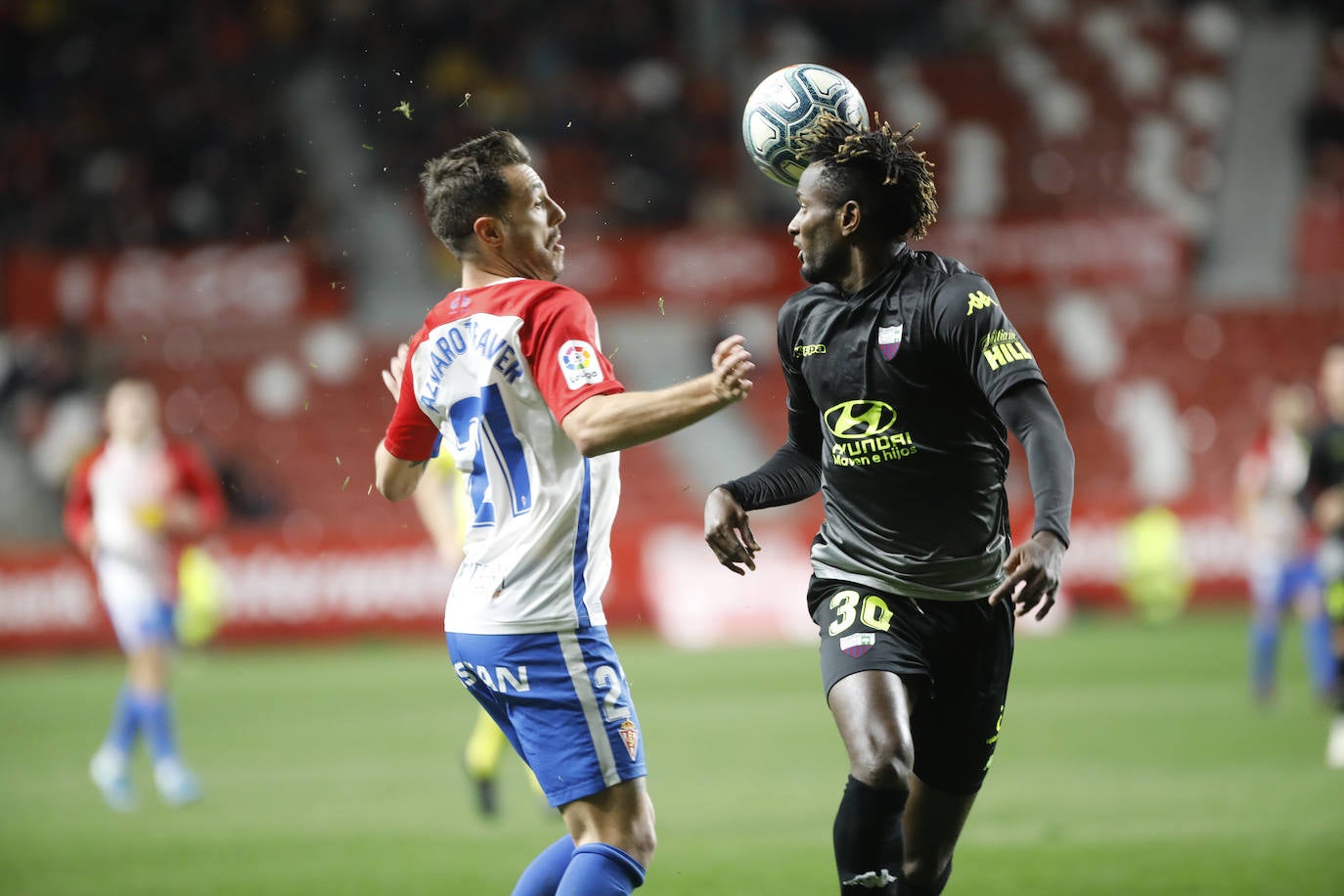 La derrota (0-1) enfureció a la afición local y aceleró la destitución de José Alberto como técnico rojiblanco. 