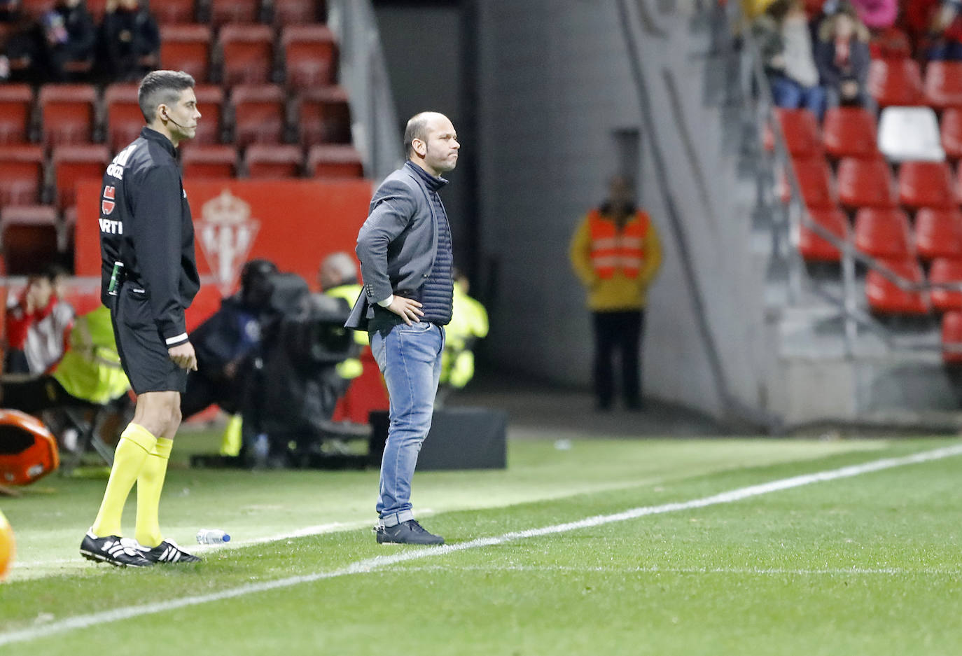 La derrota (0-1) enfureció a la afición local y aceleró la destitución de José Alberto como técnico rojiblanco. 