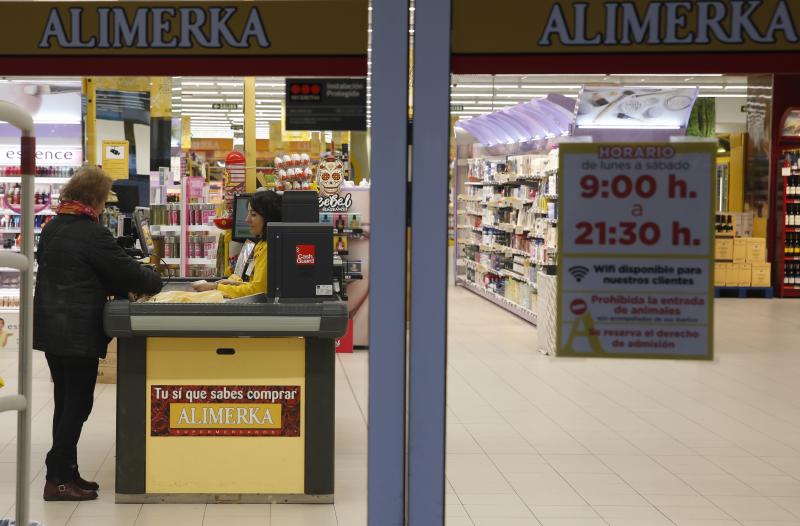 Más de 12.000 trabajadores de supermercados asturianos están llamados a secundar ocho días de huelga.