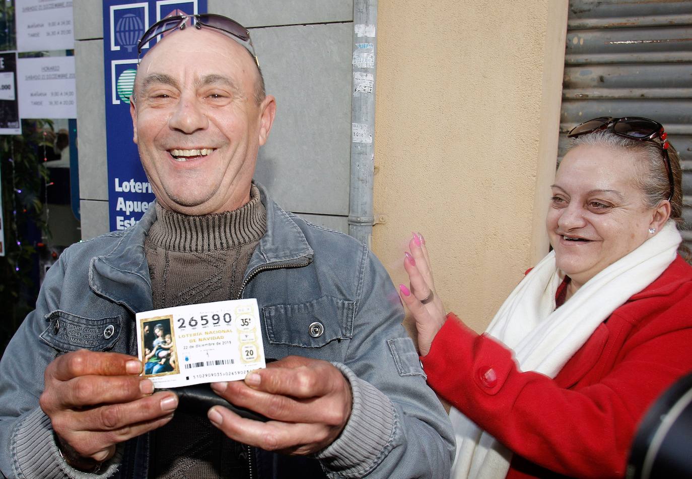 El premio Gordo de la Lortería de Navidad ha recaído en el número 26590, que se ha vendido en Tarragona, Salou, Barcelona, Madrid, Salamanca, Sevilla, Murcia y Alicante 