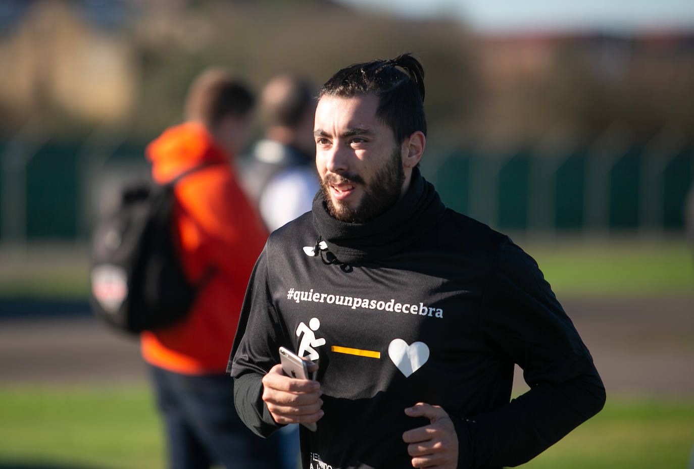 El piloto asturiano encabezó la salida, en la XIX edición de la carrera solidaria Fernando Alonso Liberabank, organizada en las instalaciones del circuito de karting de La Morgal, y cuya recaudación se dedicará a poner pasos de cebra