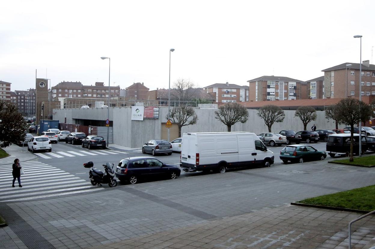 Obras de construcción de la escuela infantil de Contrueces, ya en su fase final. 