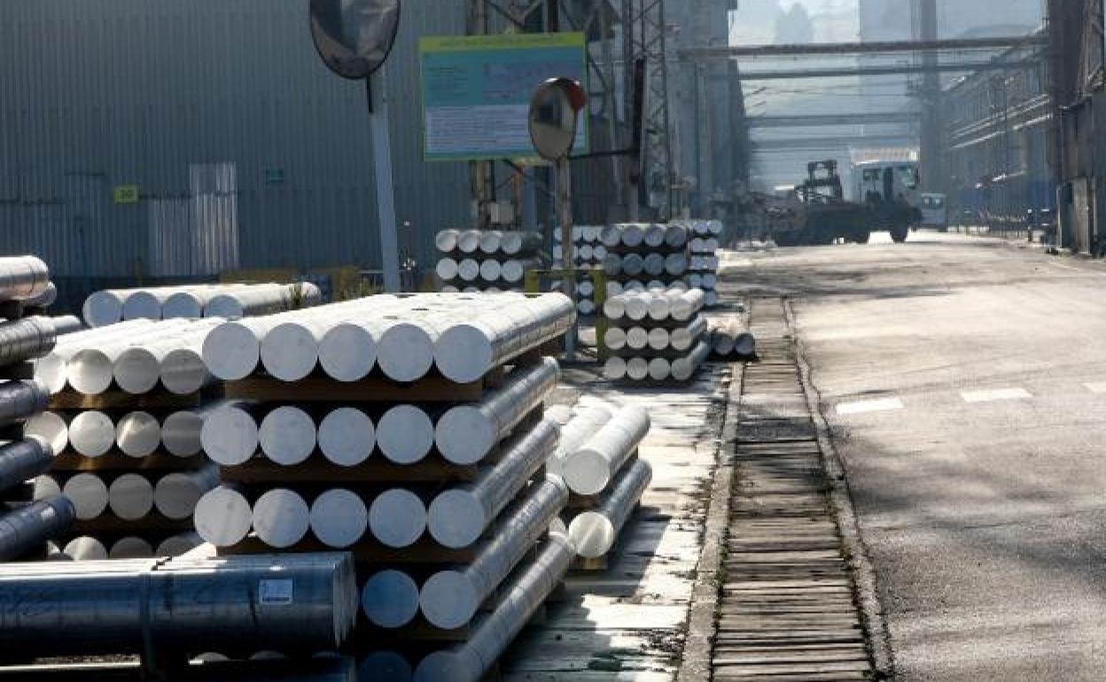 Trabajadores de empresas electrointensivas preparan una «gran movilización» el 22 de enero en Madrid