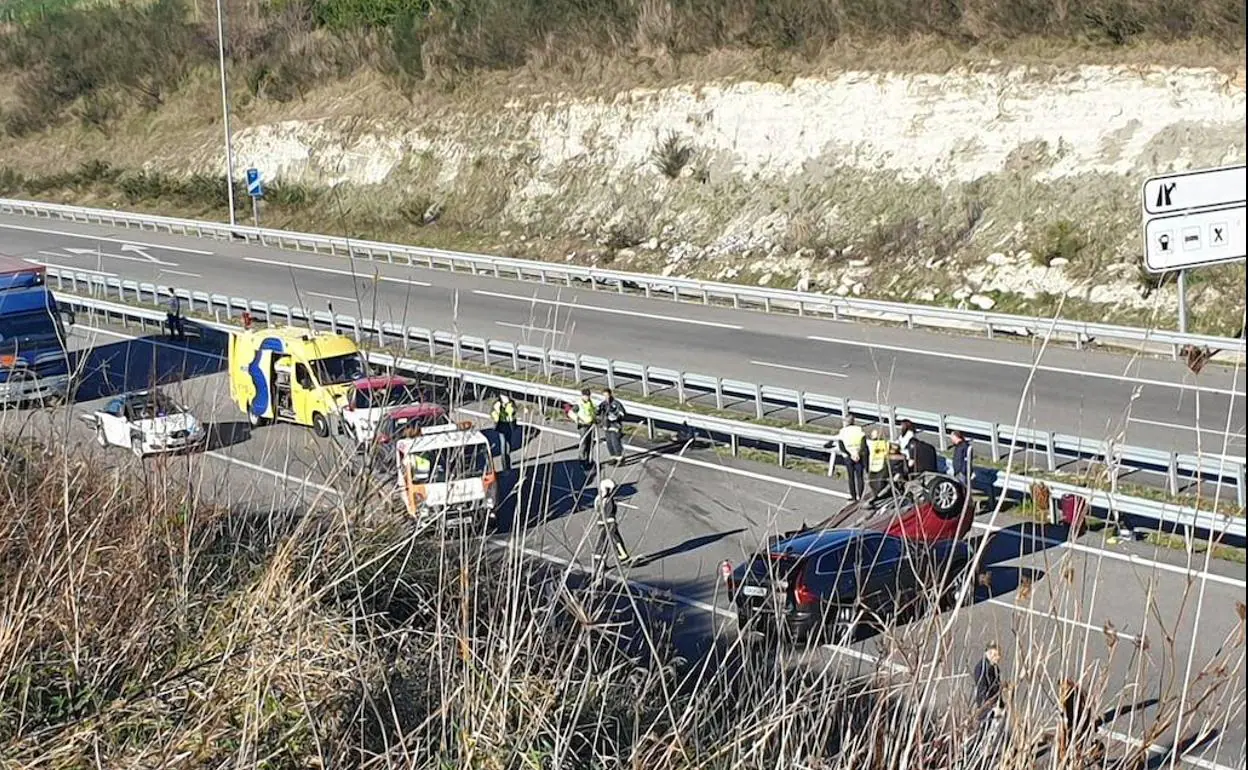 Dos heridos en un accidente en la A-8 a su paso por Ribadedeva | El ...