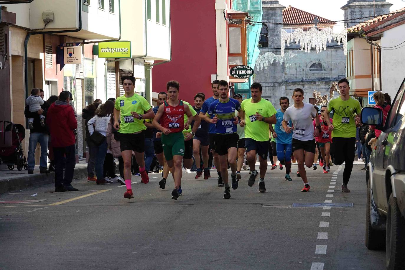 La localidad del Oriente asturiano ha celebrado este domingo la San Silvestre en sus diferentes categorías. 