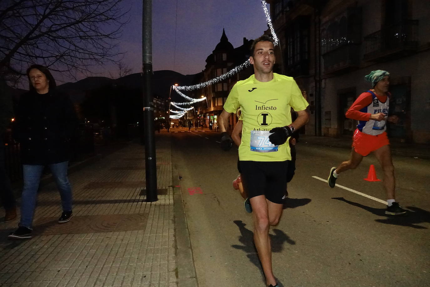 Tras él cruzaron la meta Pablo Alonso Villa y José Miguel Redondo Corrales. En categoría femenina, los tres primeros puestos fueron para Beatriz Valiente Vena, Patricia Álvarez Pérez y Laura Menéndez Rodríguez- Noriega.