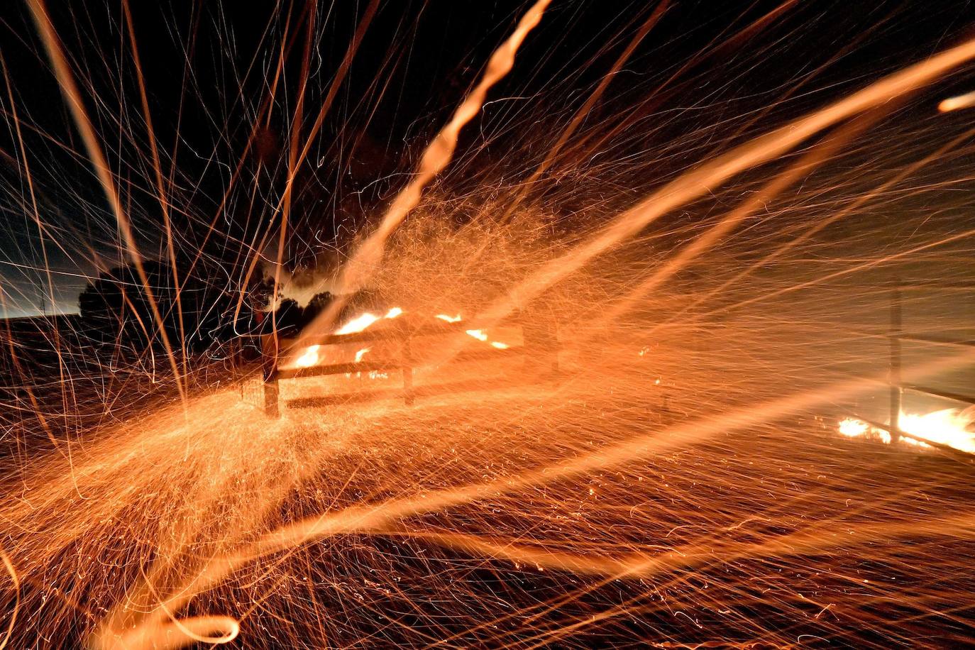 Los incendios han dejado este martes al menos dos muertos y cinco desaparecidos