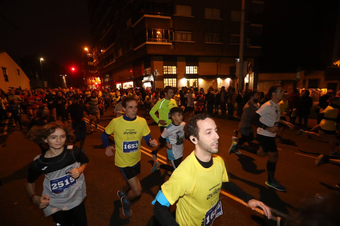 Manu Guerreiro y Herrero se han impuesto en la San Silvestre de Avilés, que este año ha reunido a cerca de 2.800 corredores.