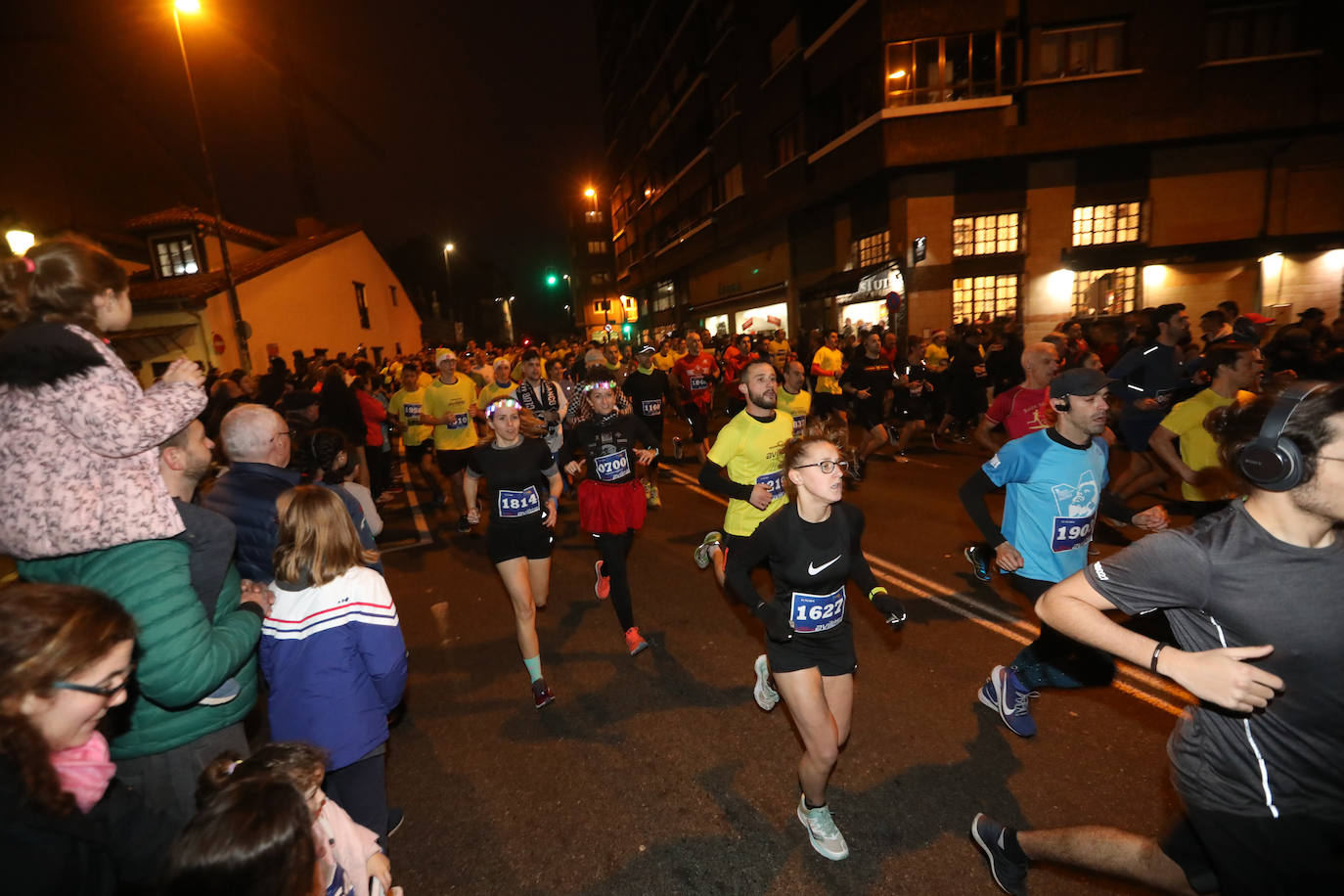 Manu Guerreiro y Herrero se han impuesto en la San Silvestre de Avilés, que este año ha reunido a cerca de 2.800 corredores.