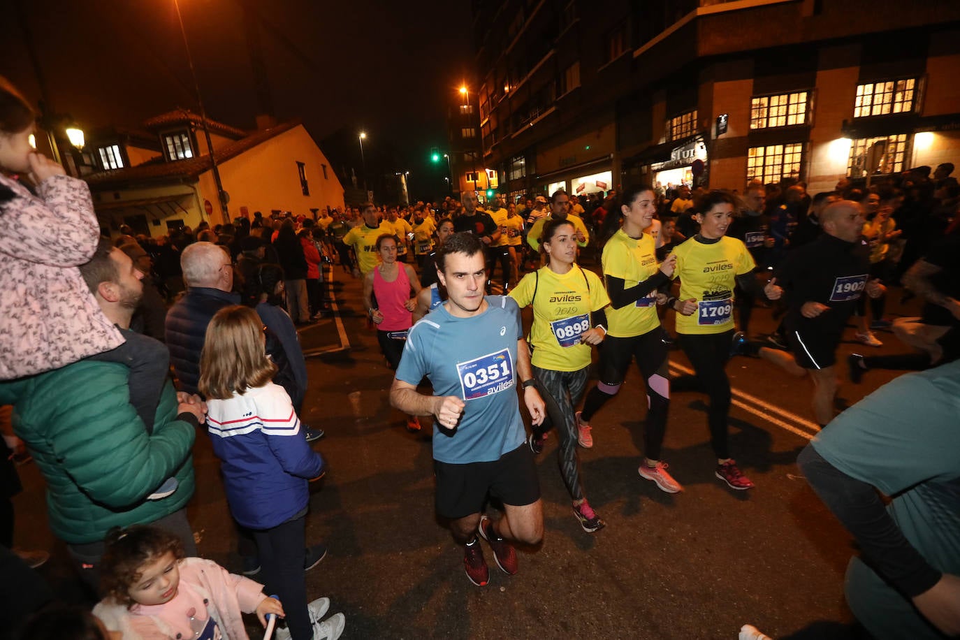 Manu Guerreiro y Herrero se han impuesto en la San Silvestre de Avilés, que este año ha reunido a cerca de 2.800 corredores.