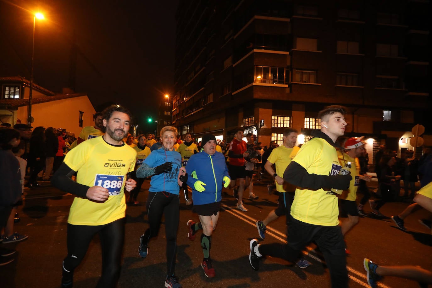 Manu Guerreiro y Herrero se han impuesto en la San Silvestre de Avilés, que este año ha reunido a cerca de 2.800 corredores.