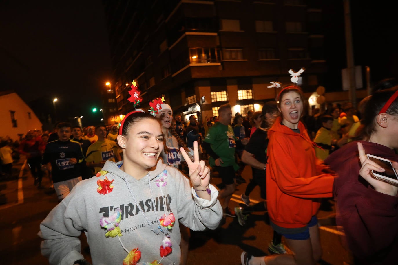 Manu Guerreiro y Herrero se han impuesto en la San Silvestre de Avilés, que este año ha reunido a cerca de 2.800 corredores.