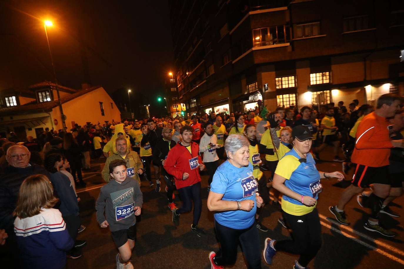 Manu Guerreiro y Herrero se han impuesto en la San Silvestre de Avilés, que este año ha reunido a cerca de 2.800 corredores.