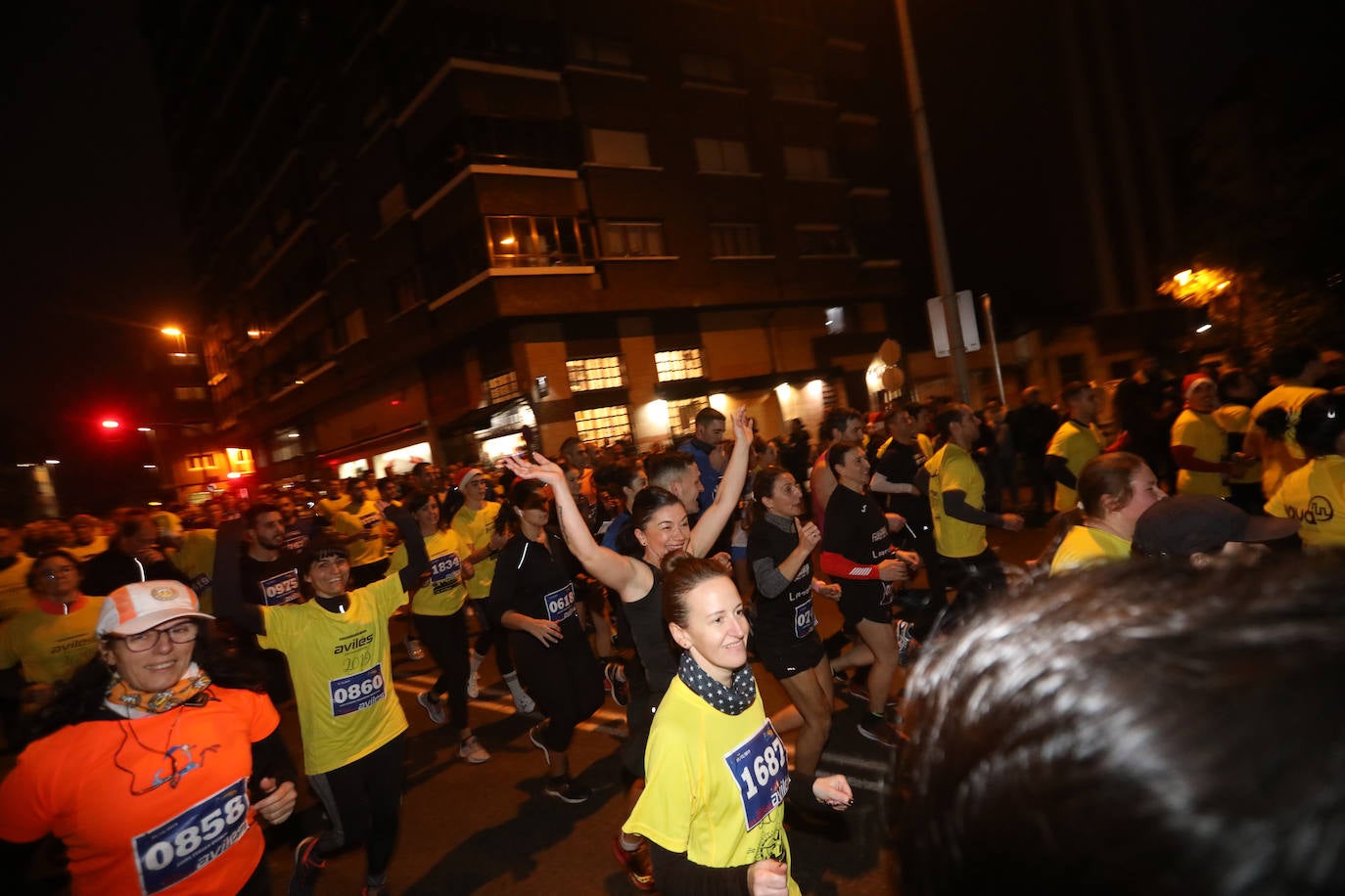 Manu Guerreiro y Herrero se han impuesto en la San Silvestre de Avilés, que este año ha reunido a cerca de 2.800 corredores.