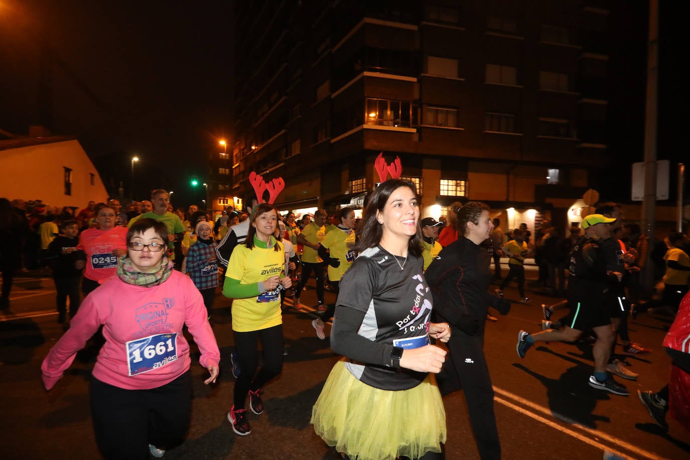 Manu Guerreiro y Herrero se han impuesto en la San Silvestre de Avilés, que este año ha reunido a cerca de 2.800 corredores.