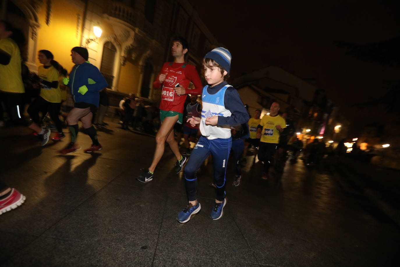 Manu Guerreiro y Herrero se han impuesto en la San Silvestre de Avilés, que este año ha reunido a cerca de 2.800 corredores.