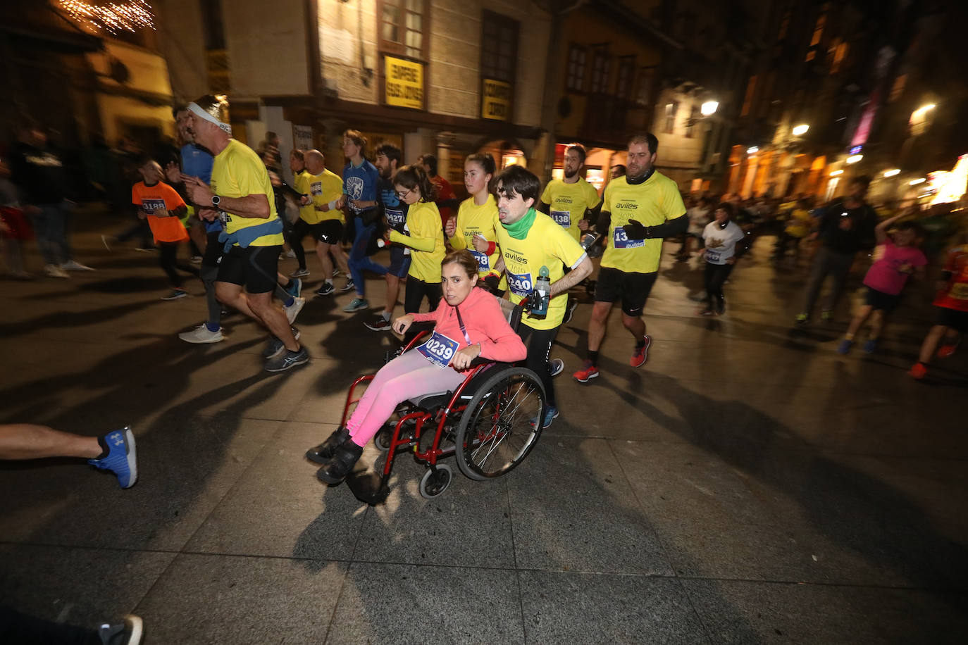 Manu Guerreiro y Herrero se han impuesto en la San Silvestre de Avilés, que este año ha reunido a cerca de 2.800 corredores.